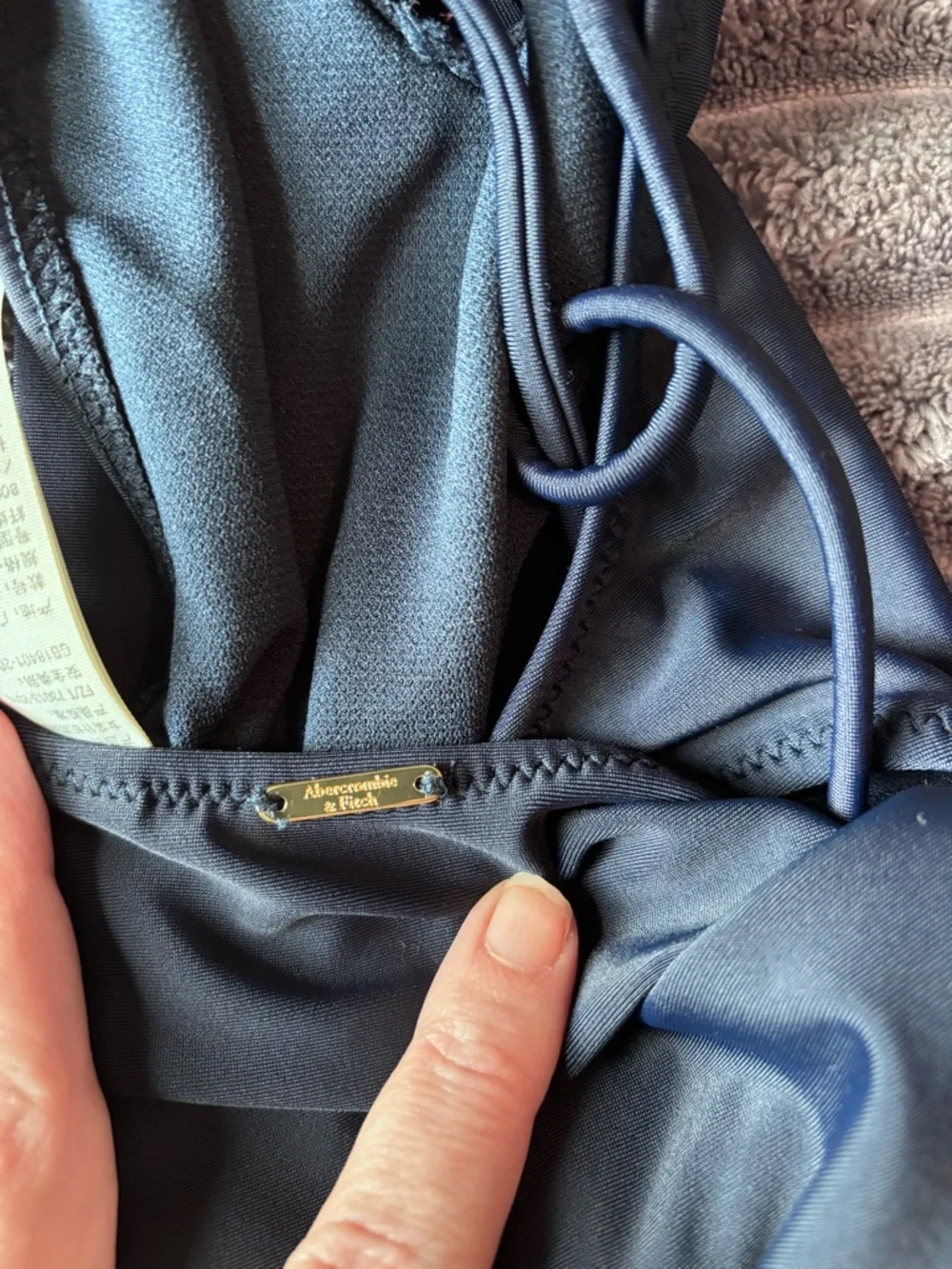 Abercrombie & Fitch Navy Ruffle One Piece Swimsuit Plunge Halter Chic Size Small - Picture 9 of 9